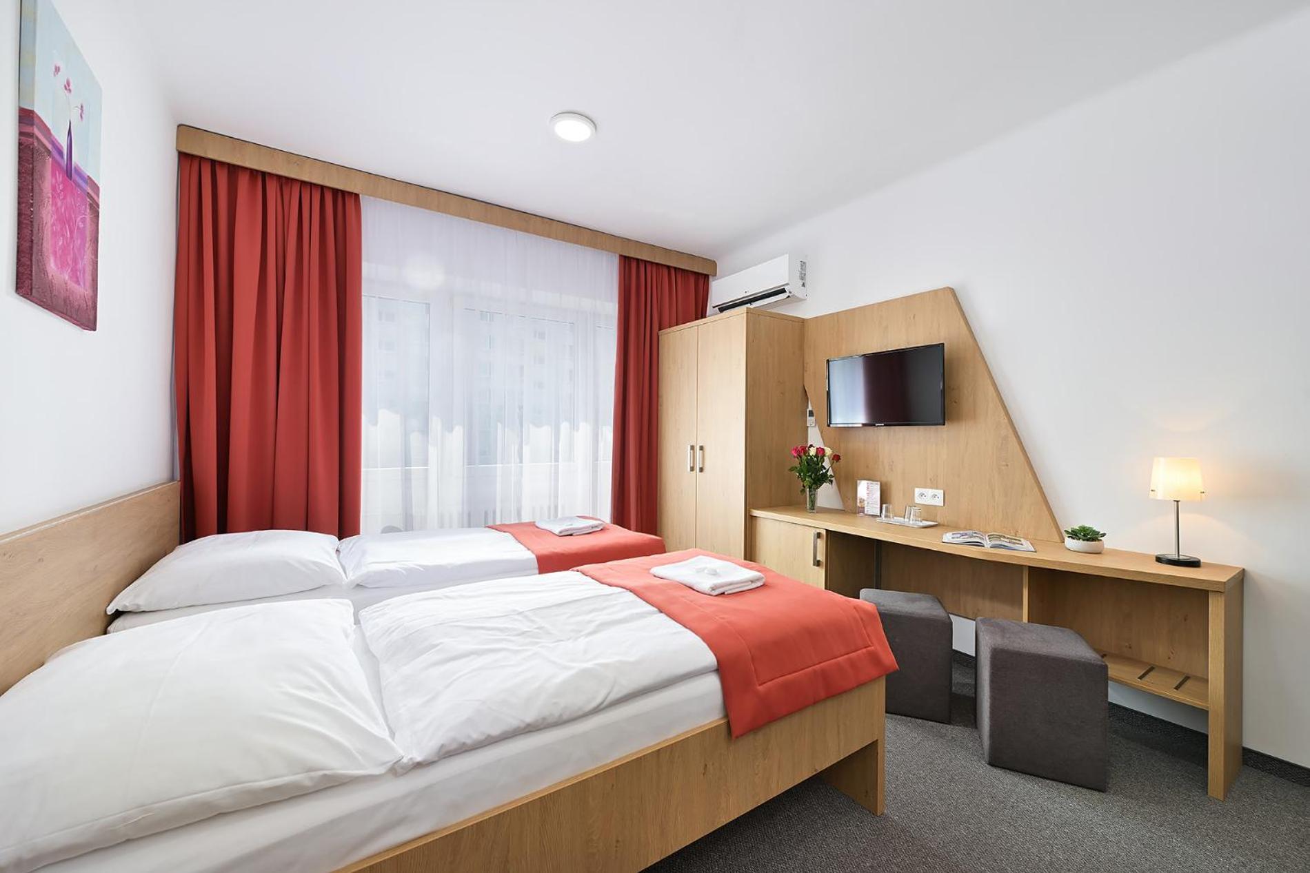 Hotel Plus Bratislava Exterior foto