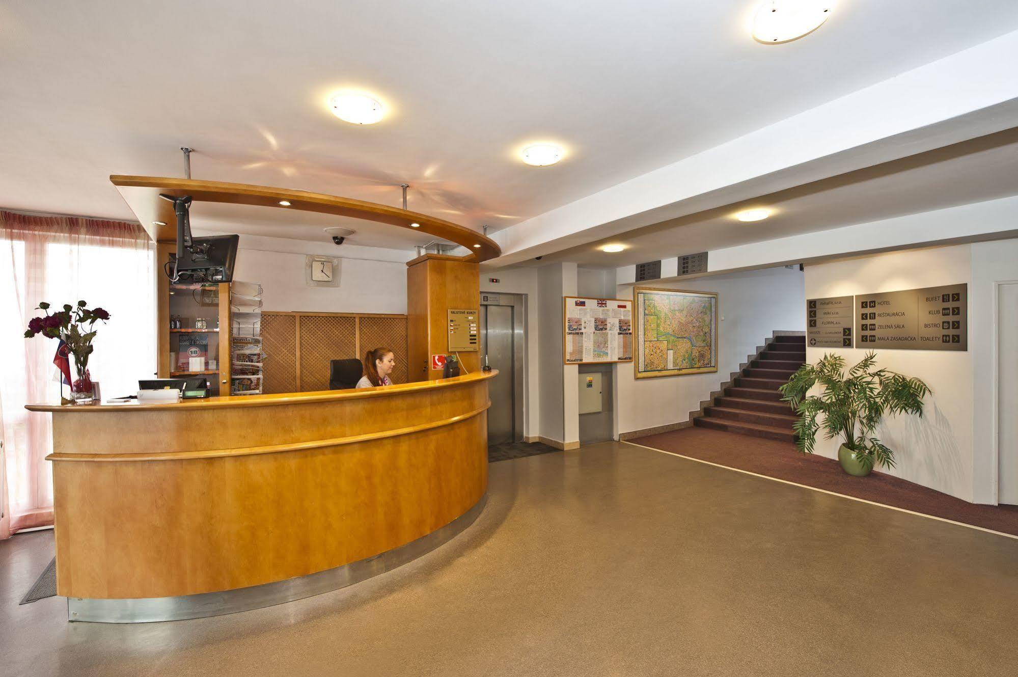 Hotel Plus Bratislava Exterior foto